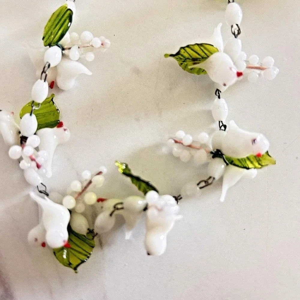 Vintage Murano White Glass Doves & Leaf Necklace‎ & Clip-on Earrings 1950s Italy